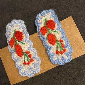 ROMWE Anime 2pcs Floral Embroidery Hair Clip - 260